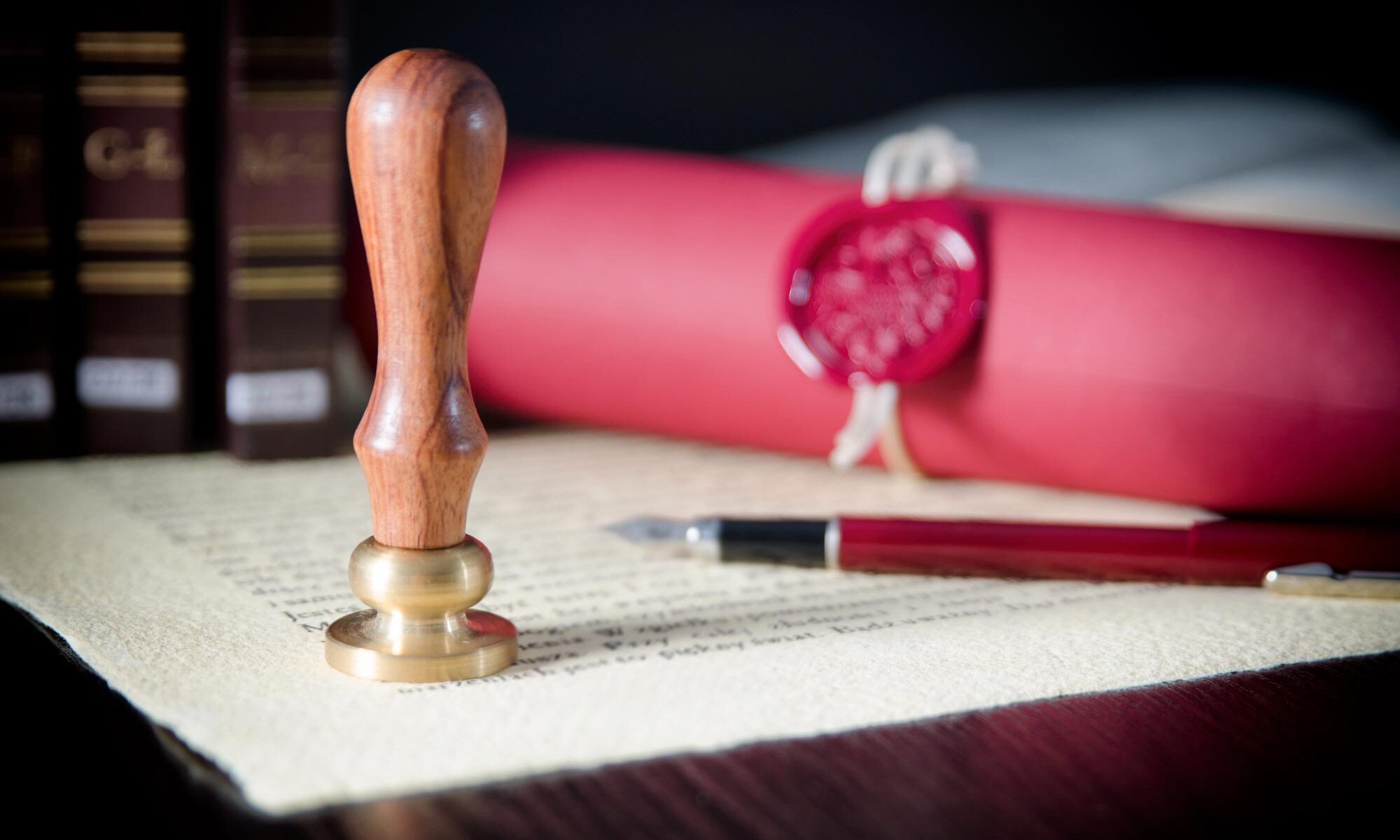 Welche Aufgaben und Pflichten hat ein Notar beim Immobilienkauf und worauf Sie achten müssen